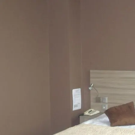 Du Vieux Chateau 2*