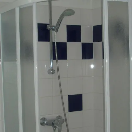 Du Vieux Chateau Hotel 2*