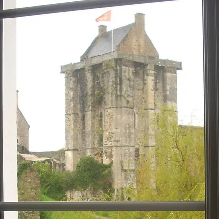 ホテル オーベルジュ デュ ヴュー シャトー