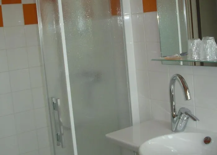 Du Vieux Chateau 2* Saint-Sauveur-le-Vicomte